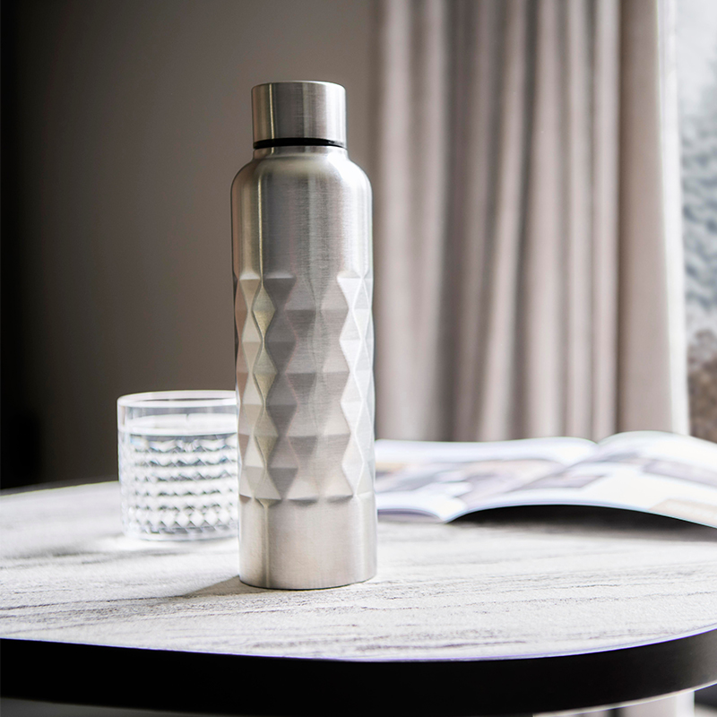 Trinkflasche aus recyceltem Edelstahl - Bild 4