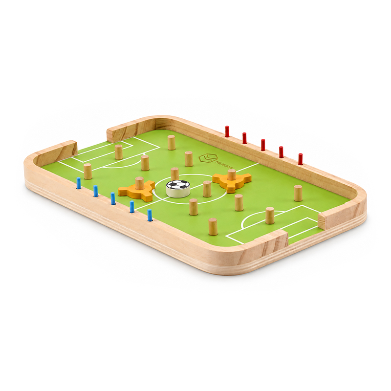 Fußballspiel aus Holz